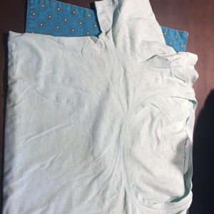 Lululemon tee.
